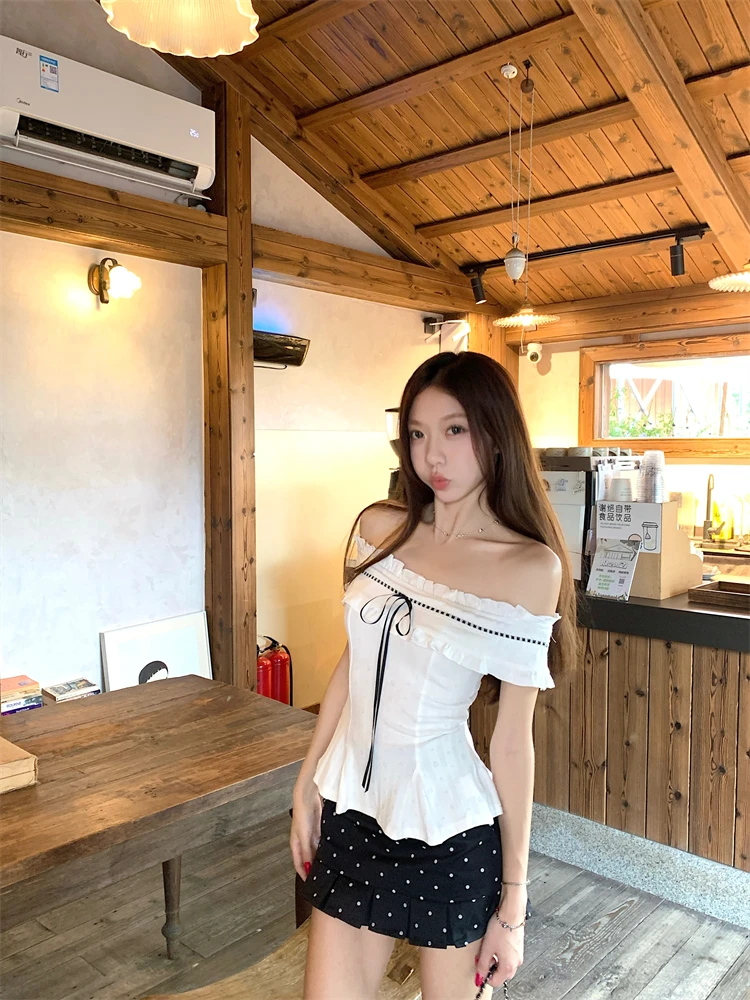 Hoge Kwaliteit Hot Selling Groothandel Ontwerp Gevoel Een Schouder Korte Mouwen T-shirt Polka Dot Tas Billen Rok Tweedelige set