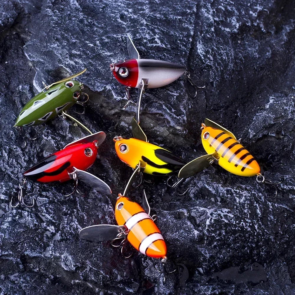 58mm/12.5g Bionic Cicada Fishing Lure Topwater Popper Perch Insect Lure Lifelike Bee with Two Metal Spoon Wings Wobblers Bait