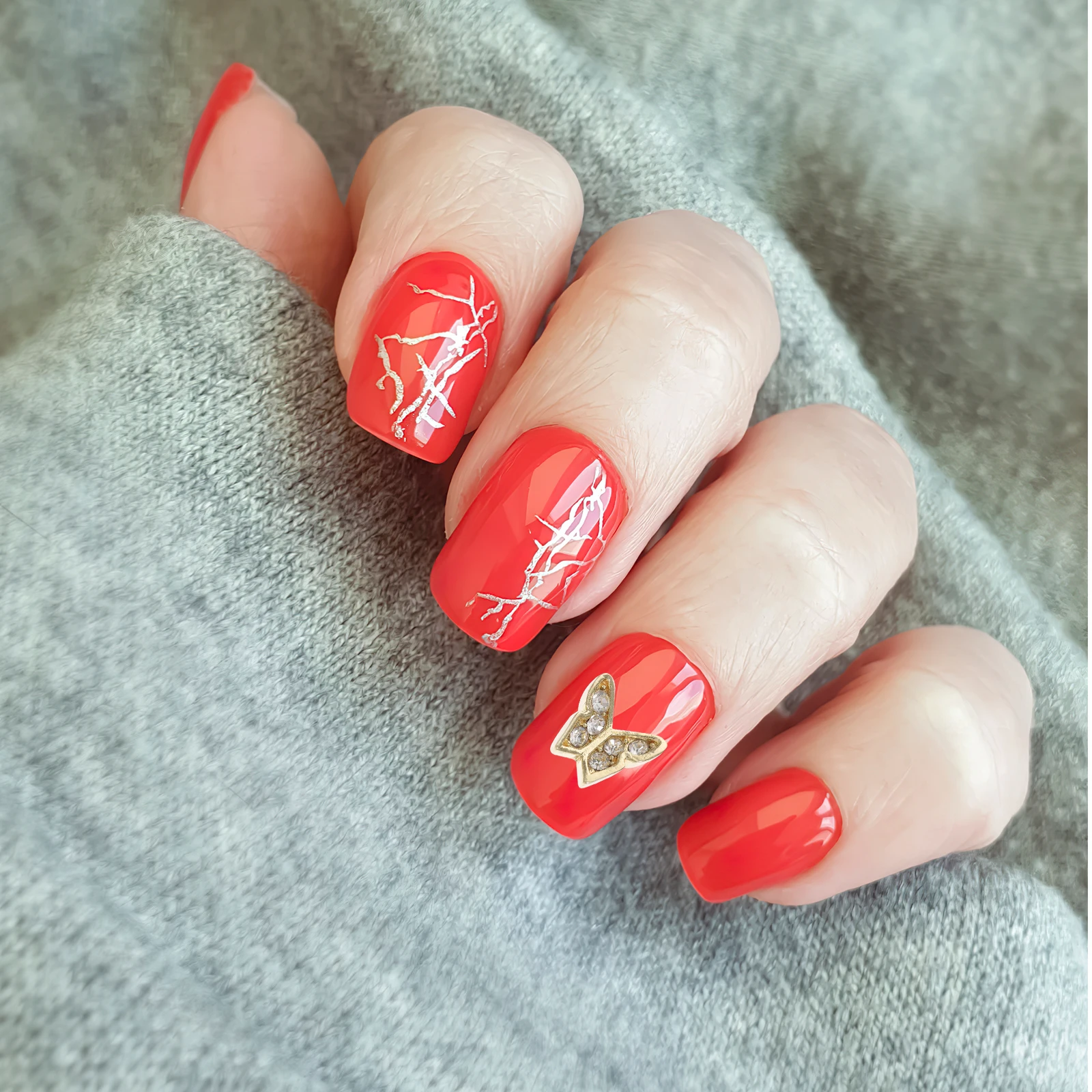 ชาร์มตกแต่งเล็บรูปผีเสื้อ 3 มิติ 20 ชิ้น ประดับกลิตเตอร์และเพชรเทียม สำหรับตกแต่งเล็บอย่างหรูหรา