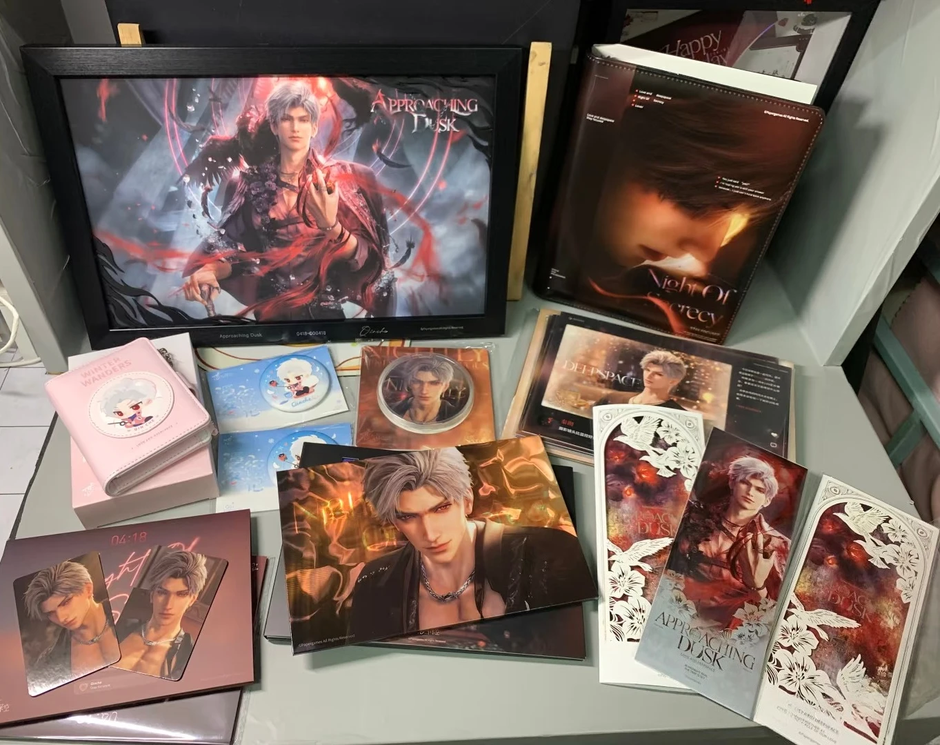 

[Winter Wanders] Official Merchandise Love and Deepspace Sylus Shikishi Schedule Book Card Album Badge Shopping Bag in Stock