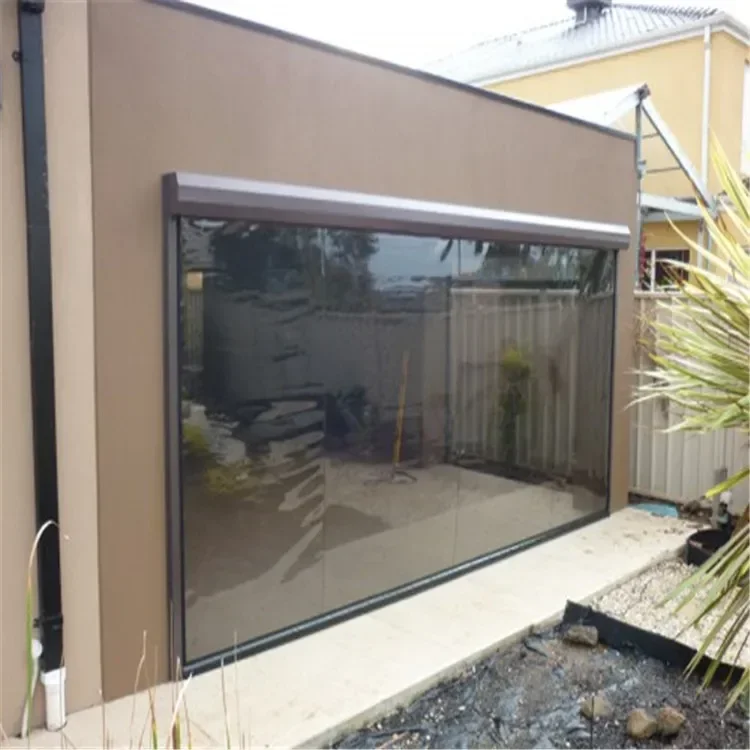 

Day And Night Window Blinds Insulated Windproof WIFI Motorized Wireless Switch Roller Blinds Sunshades For Wooden Pergola