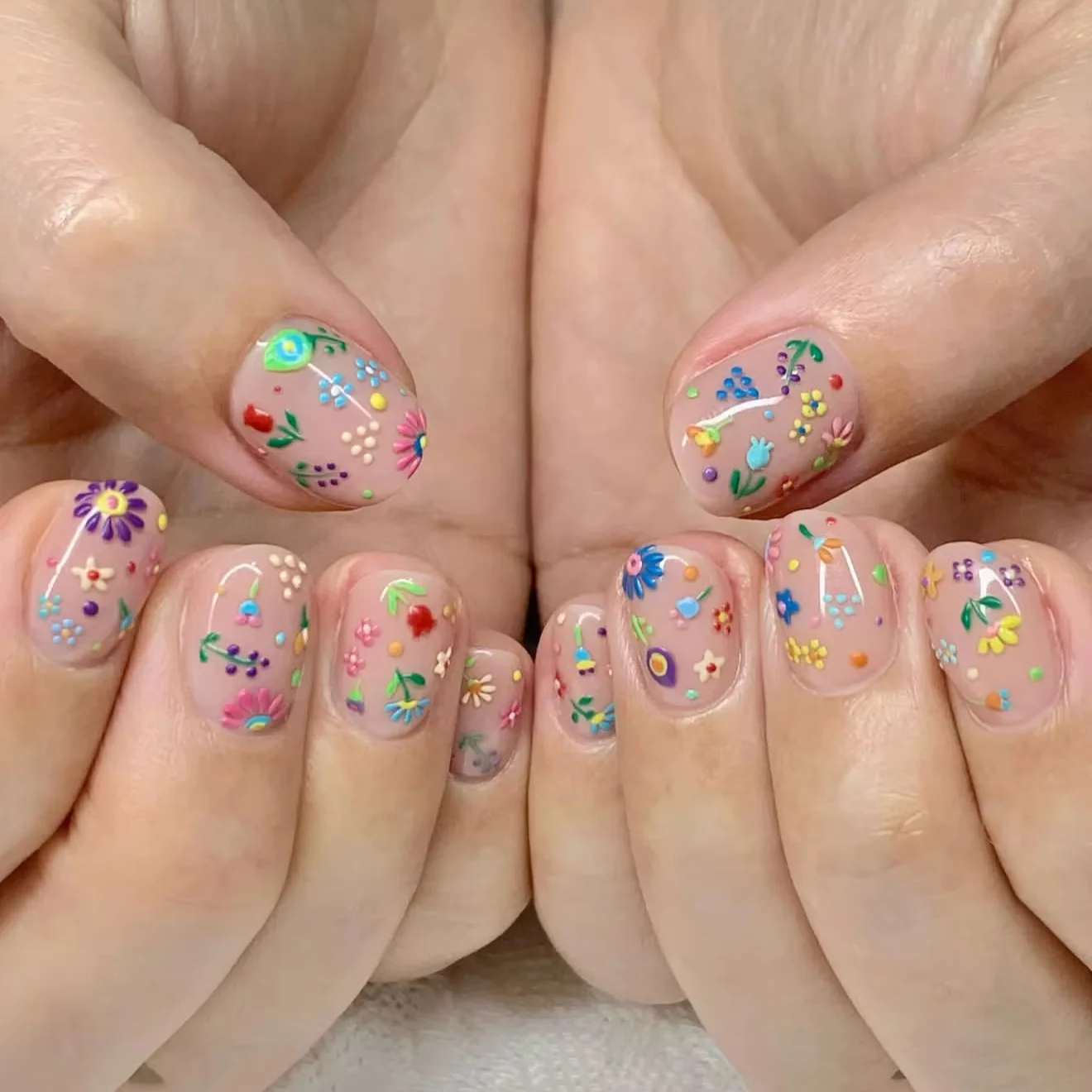 Colorful Floral Press On Nails Short Square Shape Transparent Nude Fake Nails Hand Painted Flower Artificial Nail Tips