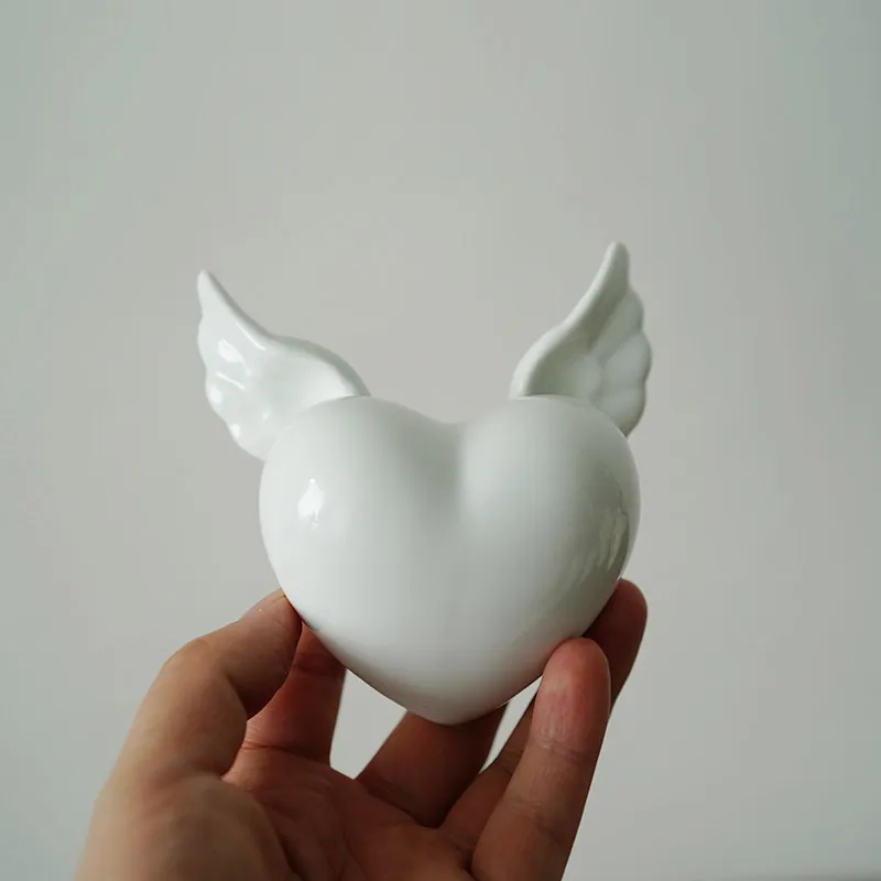 Nordic Angel Love Shape Ceramic Ornaments Living Room Bedroom Homestay Photo Props Display Crafts Home Decoration Accessories