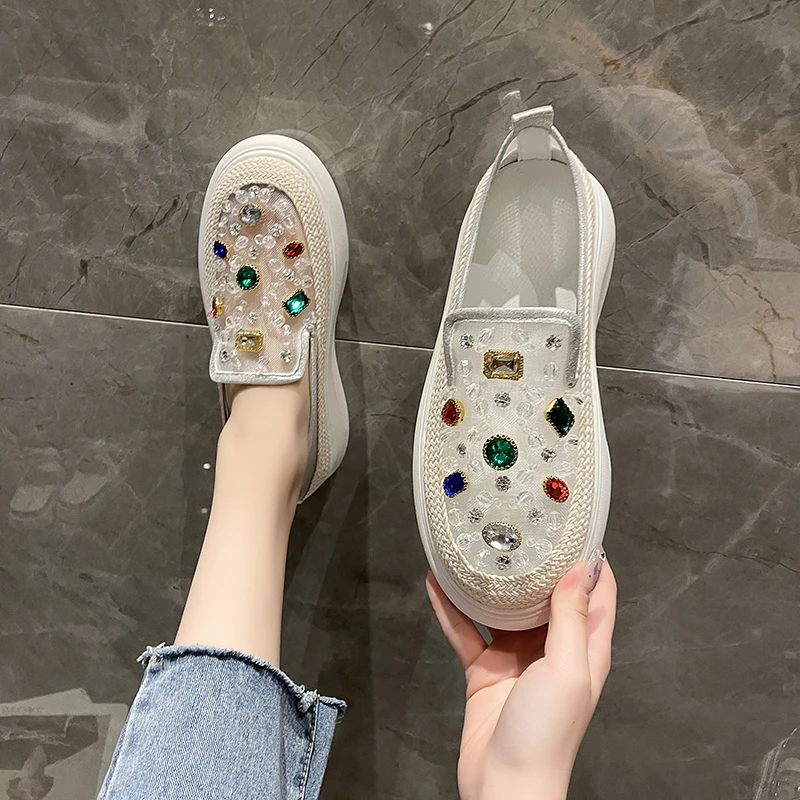 

Дизайнерские повседневные туфли на плоской подошве с толстой подошвой, модная уличная женская спортивная обувь с мягкой подошвой для бега, роскошная повседневная обувь со стразами