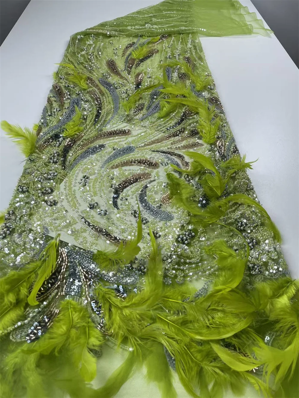 

Роскошное свадебное платье с зелеными 3D перьями, кружевная ткань 2021, Франция, Нигерия, кружевная ткань с блестками и бисером, материал для свадебной вечеринки
