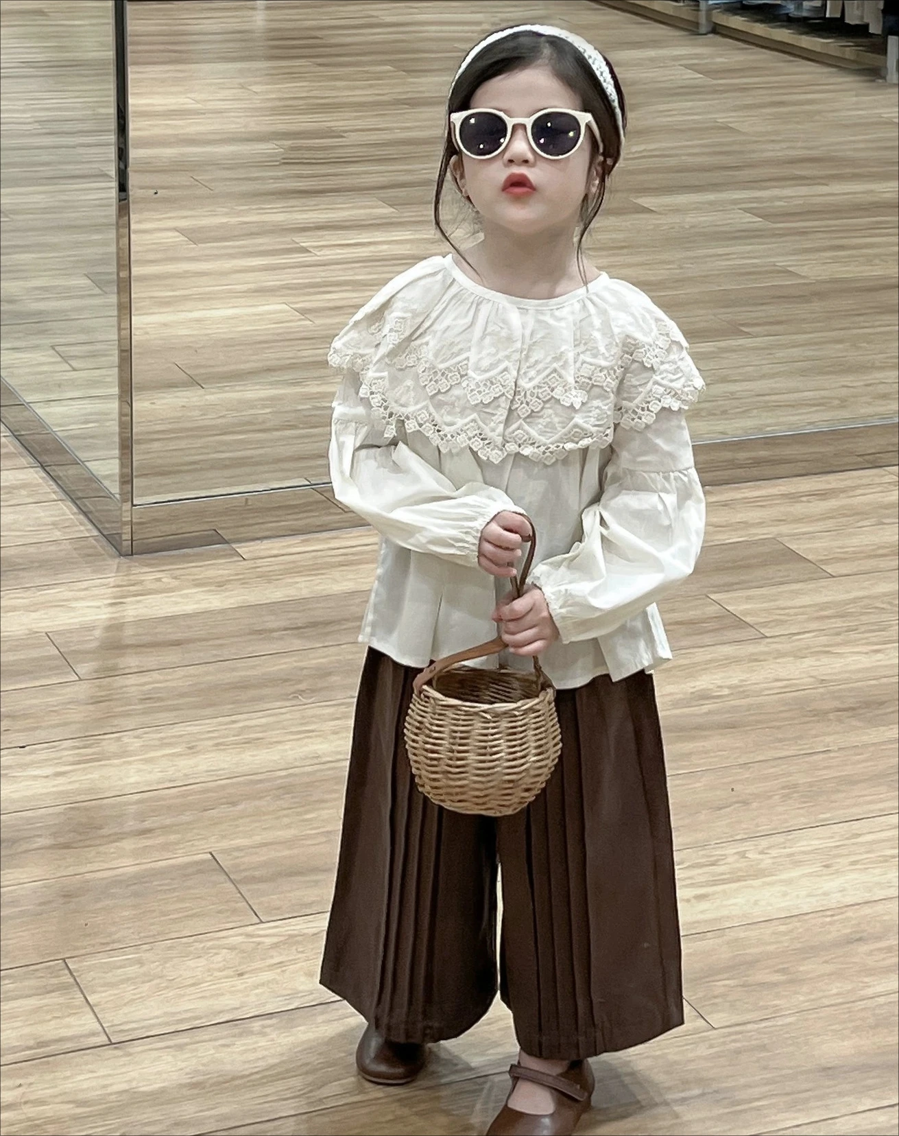 

2025 Spring Autumn New Children Clothing French Retro Girls Embroidered Shirt Korean Baby Versatile Lace Collar Top