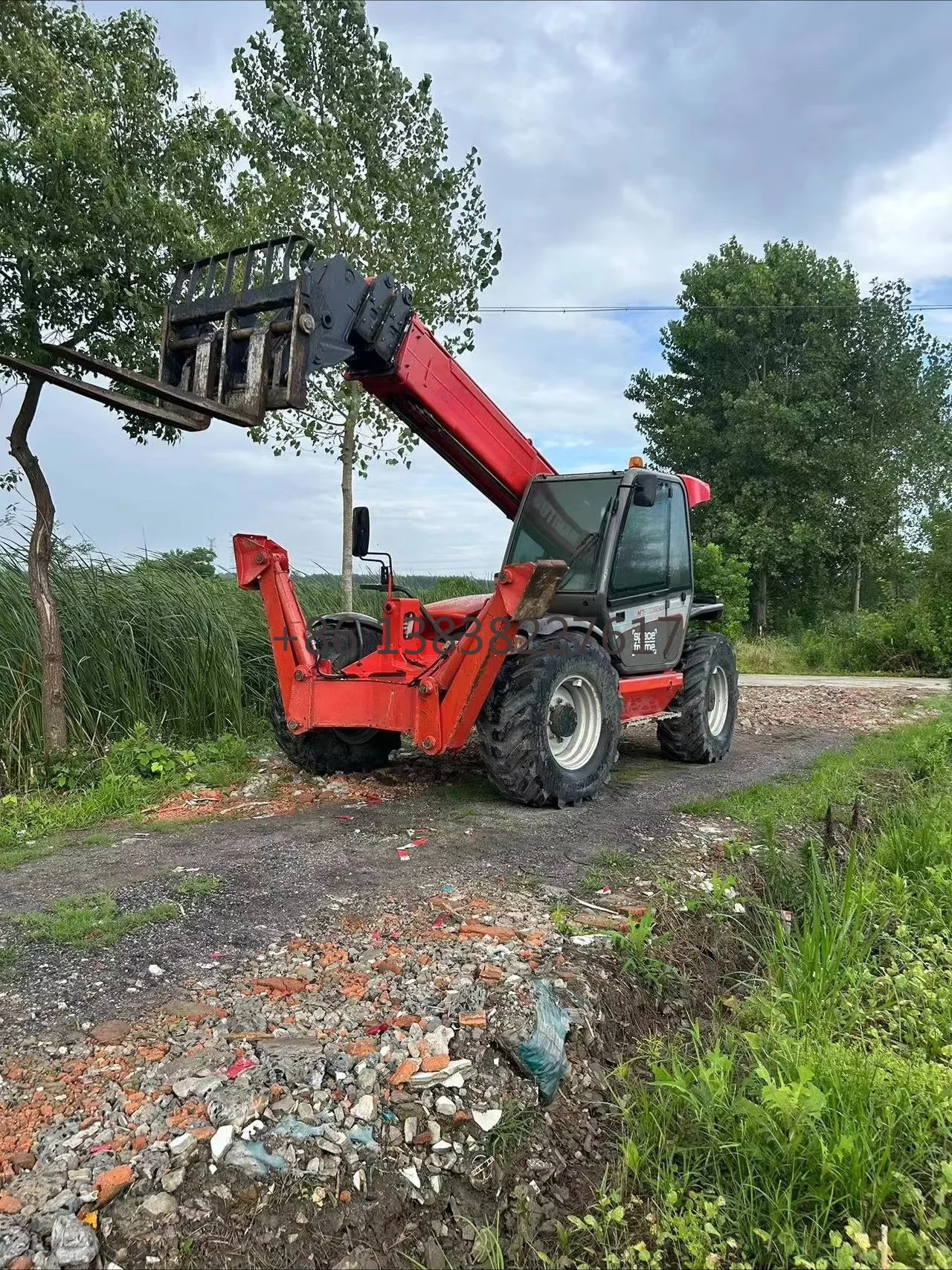Telescopic Handler Red Hydraulic Boom Forklift Agricultural Machinery with Engine Factory Price