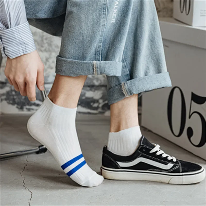5 أزواج من الجوارب الرجالية ذات الخطوط البسيطة والخلخال، جوارب مريحة ومسامية وناعمة ماصة للعرق للرجال في الهواء الطلق