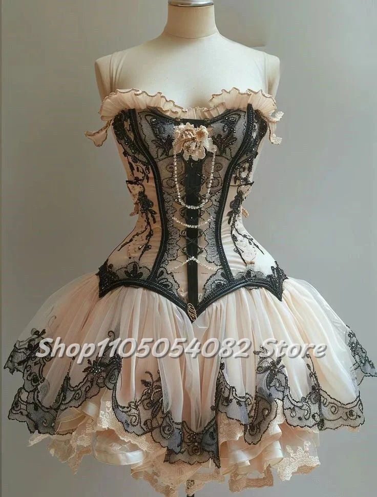 Luxuriöses kurzes Abendkleid in Champagner-Schwarz, trägerlos, gerüscht, maßgeschneidertes Mini-Abschlussballkleid in A-Linie mit schwarzer Spitze und Perlen