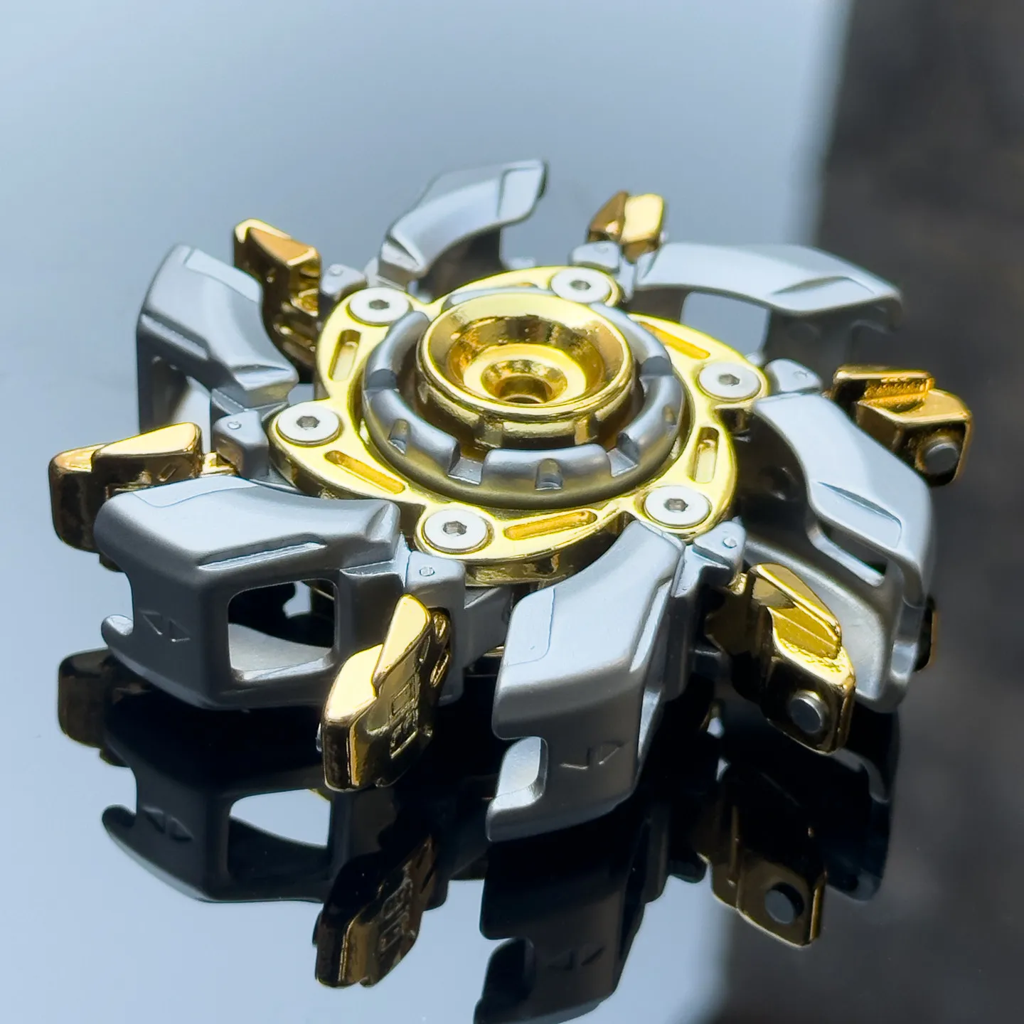 ของเล่นฟิดเจ็ตสปินเนอร์โลหะแปลงรูปได้ EDC พร้อมรูปทรงหลากหลาย ของขวัญคลายเครียดสำหรับผู้ใหญ่ วัยรุ่น และพนักงานออฟฟิศ