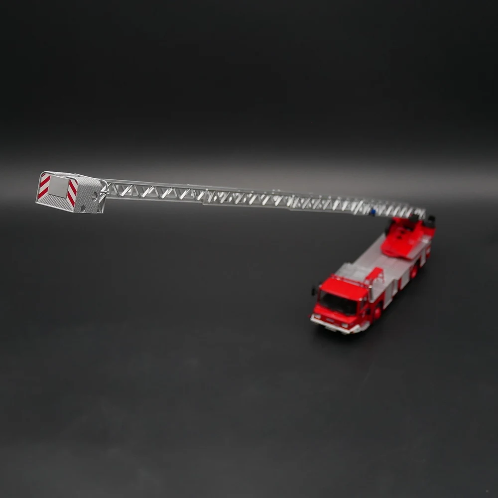 Diecast Ixo 1:43 escala Iveco Magirus DLK Iveco Magirus motor de bomberos escalera coche modelo aleación coche modelo coleccionable juguete para regalo