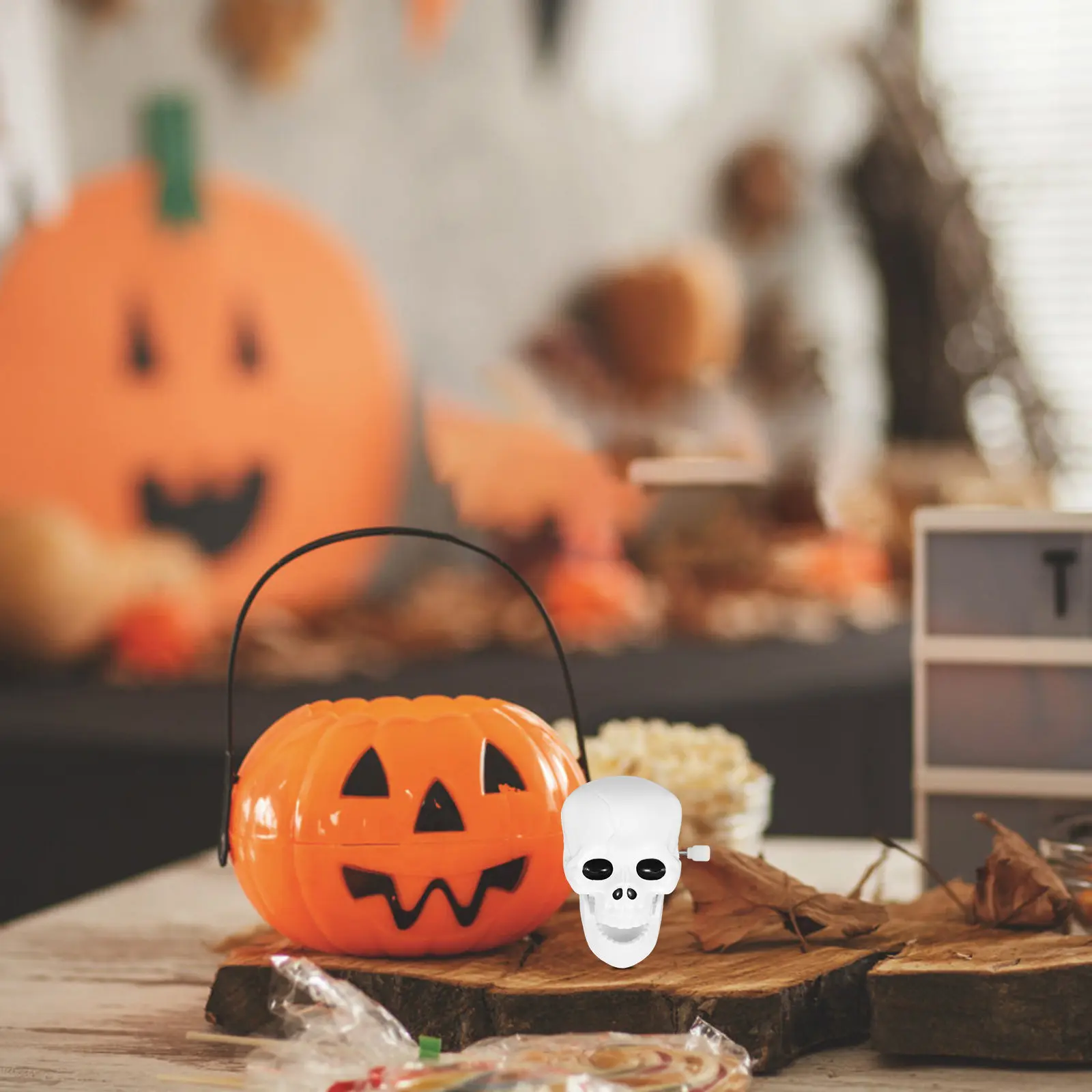 

Wind-Up Halloween Clockwork Plastic Plaything Creative Cartoon Design Lightweight Party Favor Wind-Up Toy