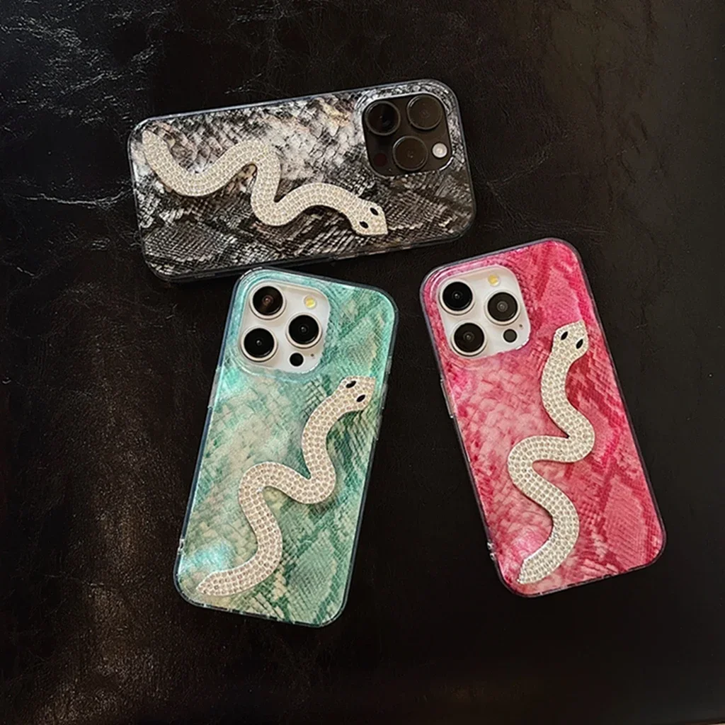 Retro Illusion Color Snake Skin Pattern Stereoscopic Rhinestone Snake Cover Case for iPhone 16 15 14 13 12 Pro Max Phone Case