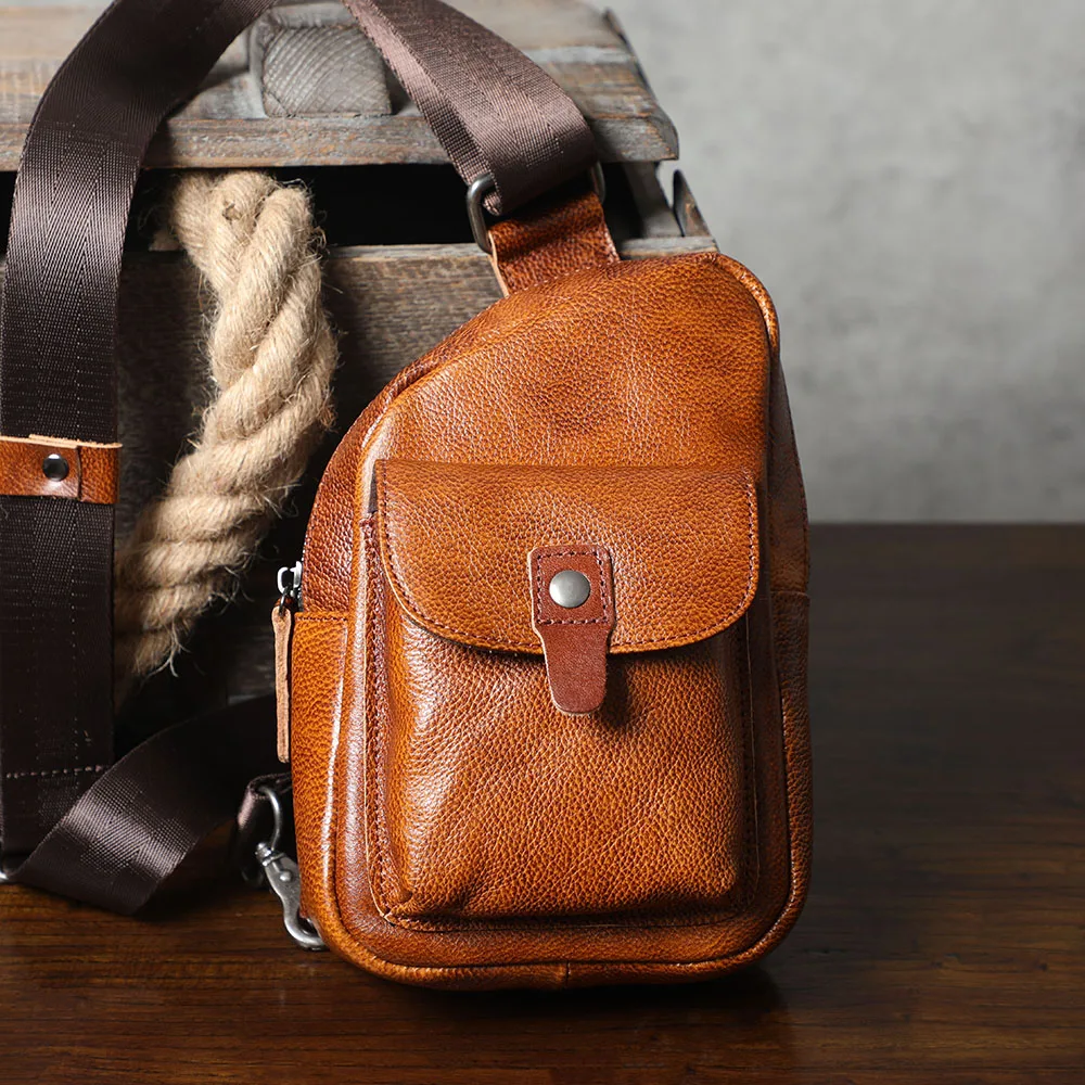S.WORKER Handgefertigte Herren-Brusttasche aus Vollnarbenleder, Modische Umhängetasche für Telefon und Schlüssel – Detail 16