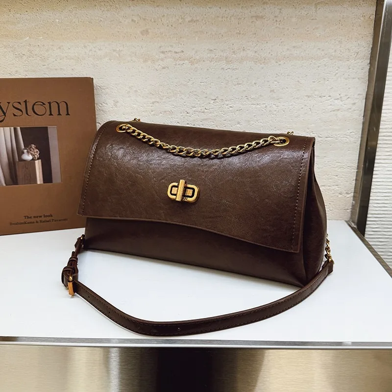 حقيبة كروس بمفصلات حركية تتميز بإغلاق مغناطيسي ناعم وصامت للاستخدام الحضري بدون جهد، مما يزيد من الأناقة الوظيفية #3