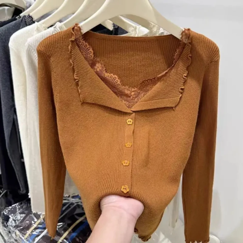 omen 2026 Fall Winter Fitted Long‑Sleeve Ribbed Knit Cardigan Wide U‑Neck Front‑Button Lace‑Trim Scallop‑Hem Elegant Casual Tops