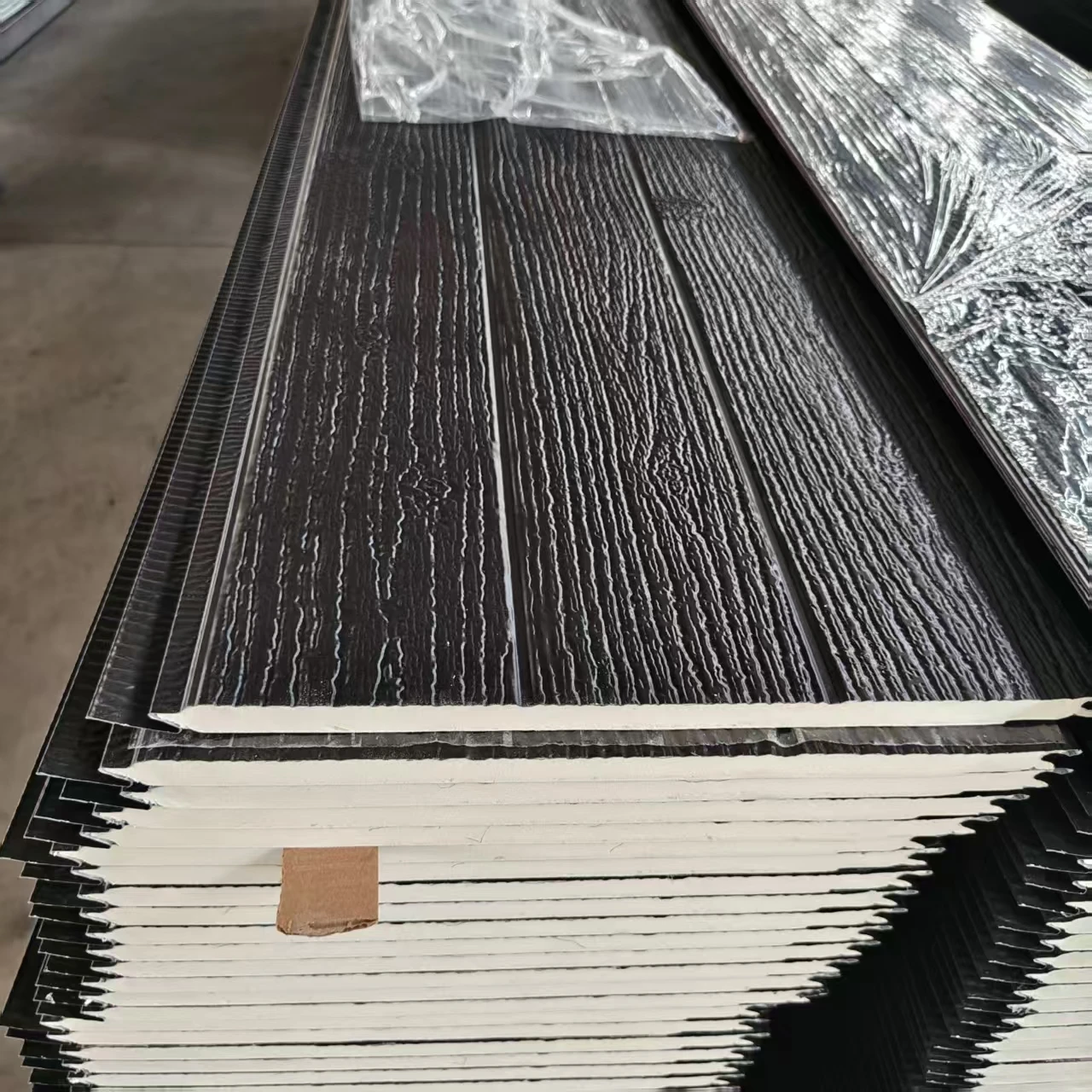 lt before placing an order Fireproof  Foam Sandwich Panels Cladding Exterior Insulation Metal Siding for Exterior Wall