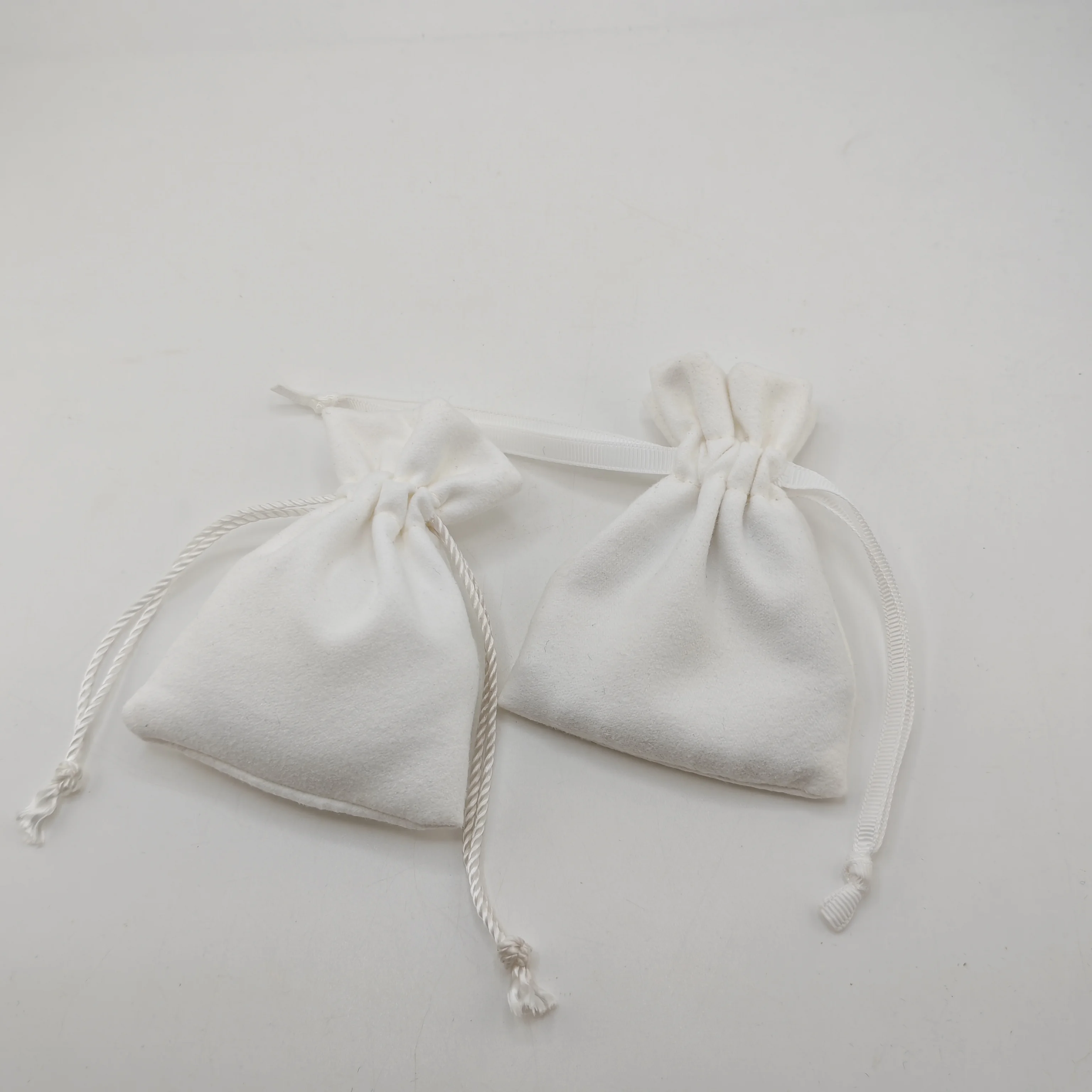 White Suede Gift Bags 3x4inch 3.5x4.7inch  4x6inch 4.7x6inch Custom Logo Jewelry Dust Sack Makeup Flannel Drawstring Pouches