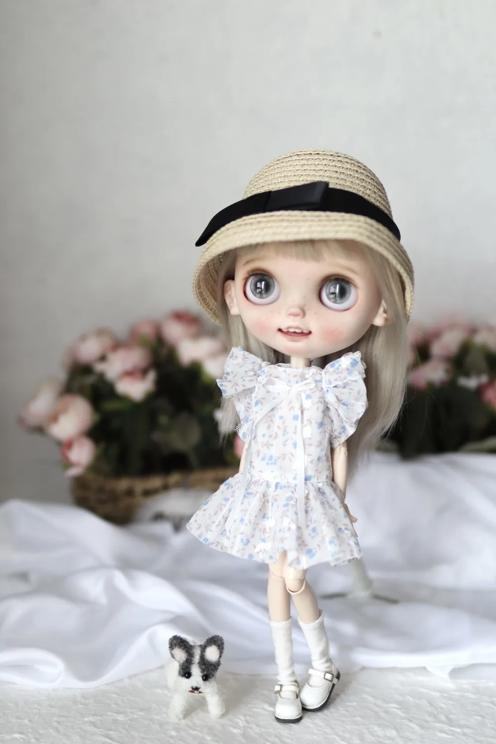 Blythes doll clothes suit 1/6 size  OB24 doll size fashion new light apricot small fresh floral skirt summer new female woman