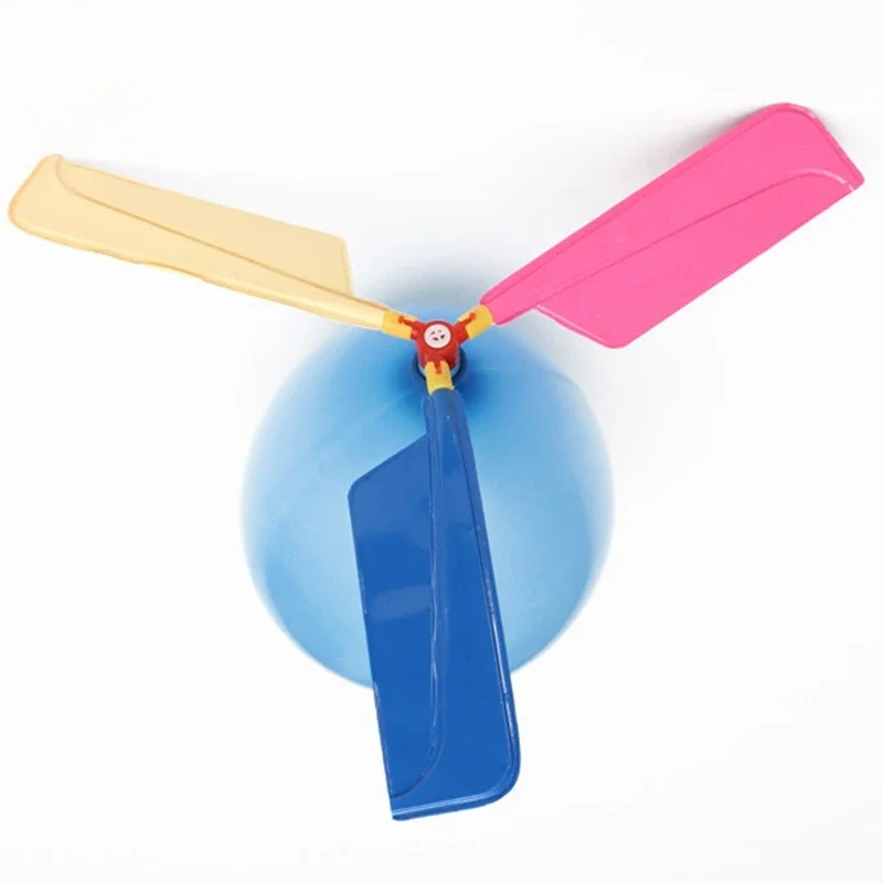 Helicóptero de balão clássico colorido para crianças, brinquedo voador portátil, suprimentos para festas tradicionais, brincadeiras ao ar livre, 1, 2, 5 conjuntos