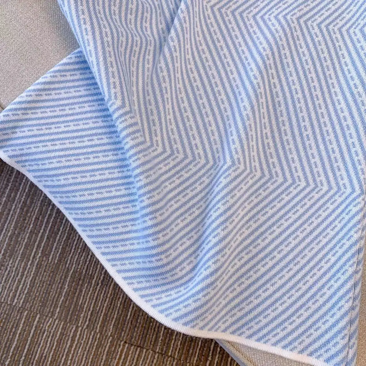 ストライプの半袖ニットドレス,折り襟,傾斜,伸縮性のあるウエスト,スリム,新しい夏のコレクション2022