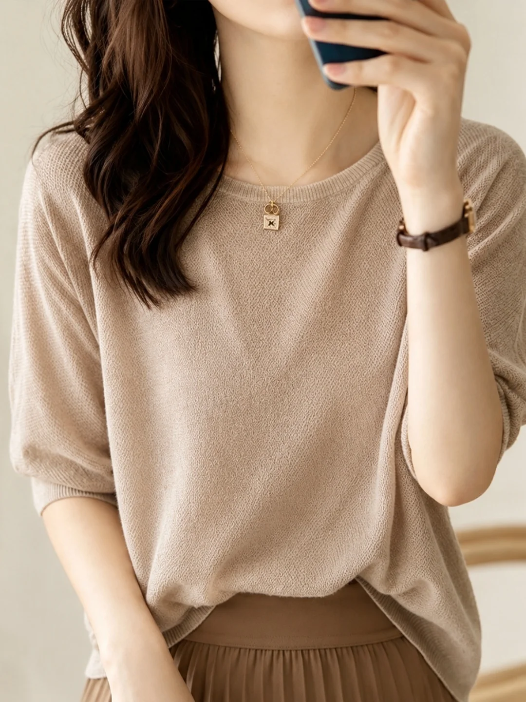 Comfortable Casual Knitted Sweater Women's round Neck Top Soft Versatile Design Sensation Lazy Style Fashionable Commute Edition
