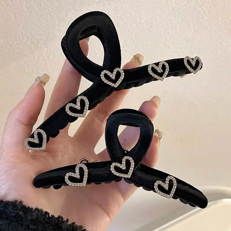 

Black grab clip, female back head hair, rhinestone, shark clip, hairpin, premium hair clip, headgear, hairpin, grab clip.