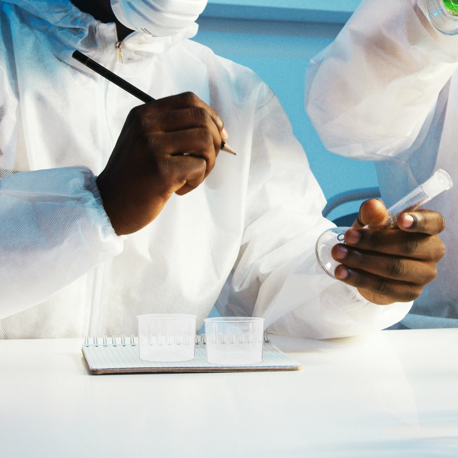 

10Pcs Plastic Measuring Cups Transparent Graduated Beakers 15ml Small Liquid Containers Lab Measuring Tools