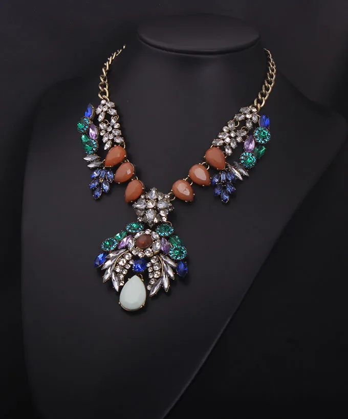 DIY accessories Europe, America, colored crystal diamond gemstone short collarbone necklace multi-layer exaggerated retro women'