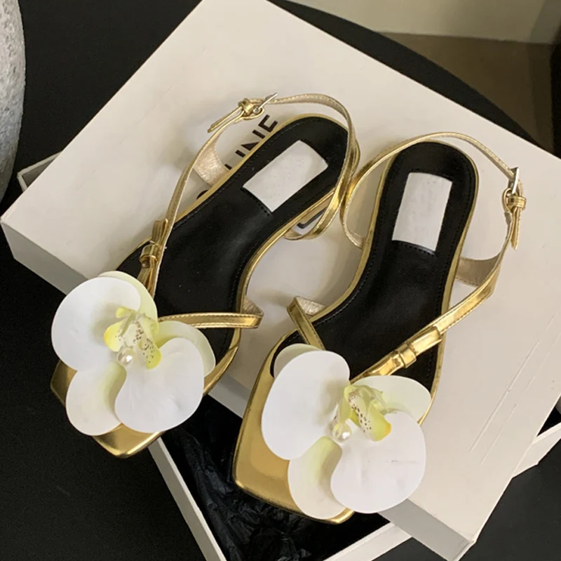 Liyke Roman Style Gold White Sandal For Women 2025 Summer Fashion Flowers Clip Toe Back Buckle Strap Ladies Shoes Flat Sandalias