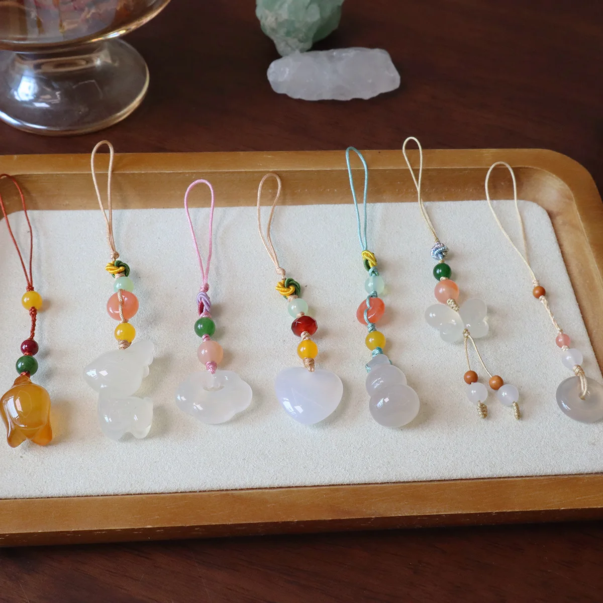 

Ruifan Natural Chalcedony Agate Gemstones Rope Keyring Women Lucky Amulet Key Ring All Sorts of Soft Keychains for Bag YKC007