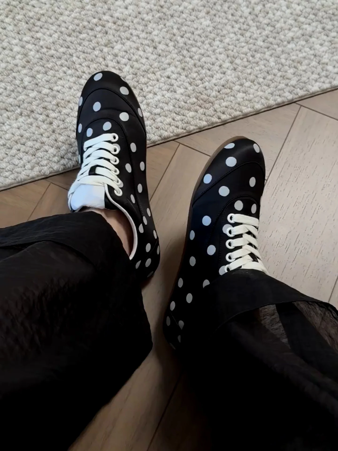scarpe-da-ginnastica-tedesche-stile-balletto-a-pois-neri-da-donna-primaverili-autunnali-con-suola-piatta-e-allacciatura-per-sport-e-tempo-libero
