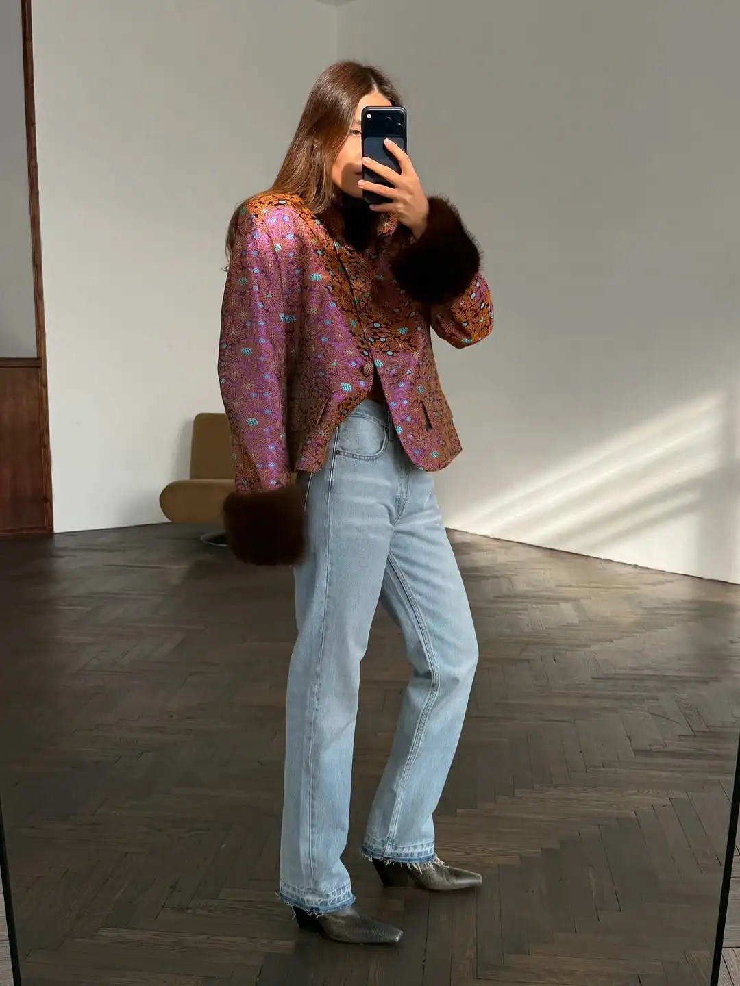 Open Front Cropped Jacquard Jacket for Women Floral Brocade Pattern Faux Fur Collar Cuff Long Sleeve Vintage Elegant Outerwear
