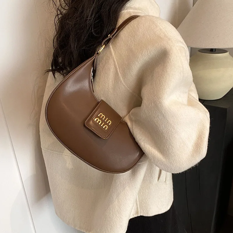 

Women's Comfortable Underarm Bag Adjustable Strap Crossbody Shoulder Bag for All-Day Wear