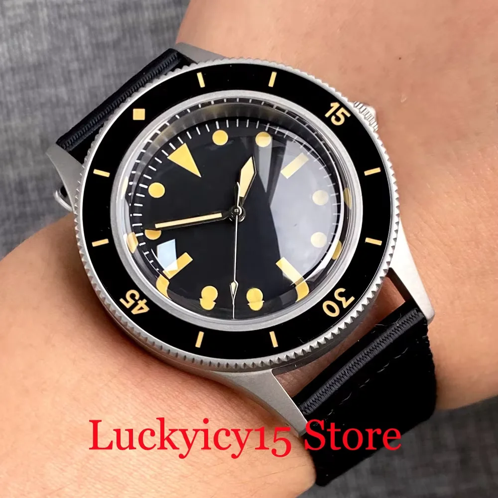 

Retro Watch Vintage 50-Fathoms Tandorio 20ATM 40MM Automatic NH35 PT5000 Movement Men Watch Black Dial Lume Dome Sapphire Glass