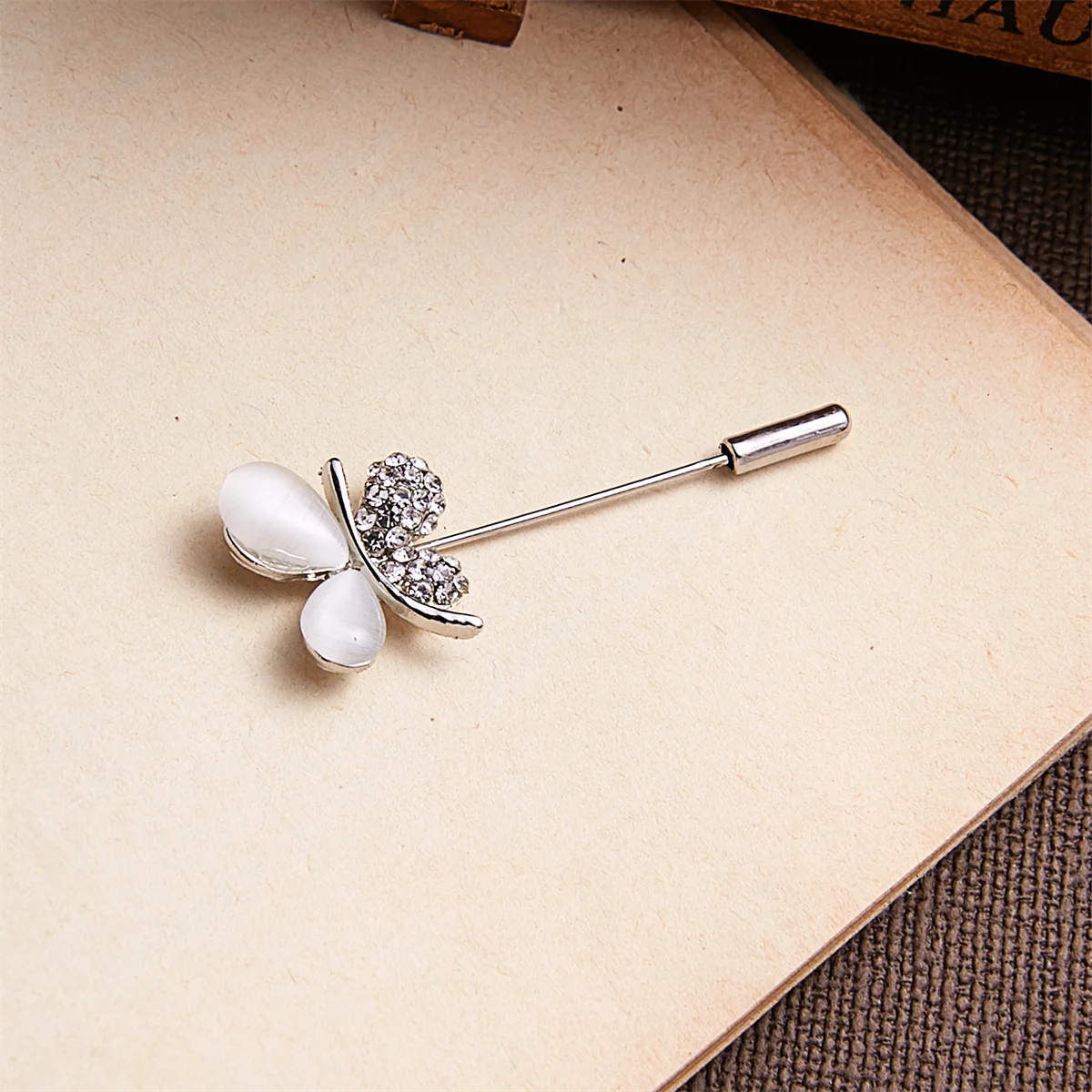 Trendy Opal Rhinestone Flower Long Needle Brooch For Women Vintage Butterfly Leaf Star Crown Lapel Pins Wedding Banquet Jewelry