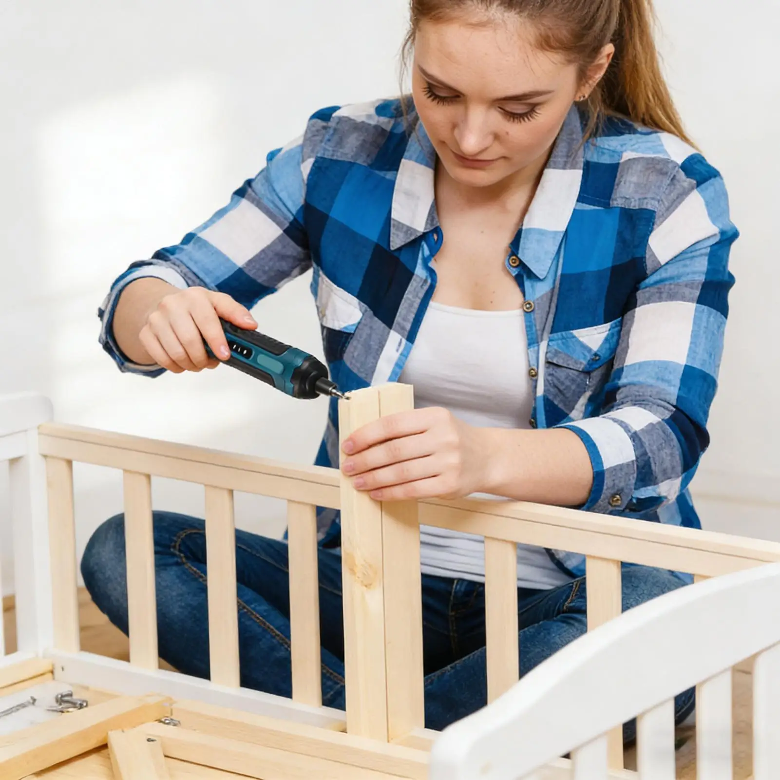 

Электрическая отвертка с 4 режимами работы и подсветкой, перезаряжаемая мини-отвертка с подсветкой для электриков, механиков и домашнего использования