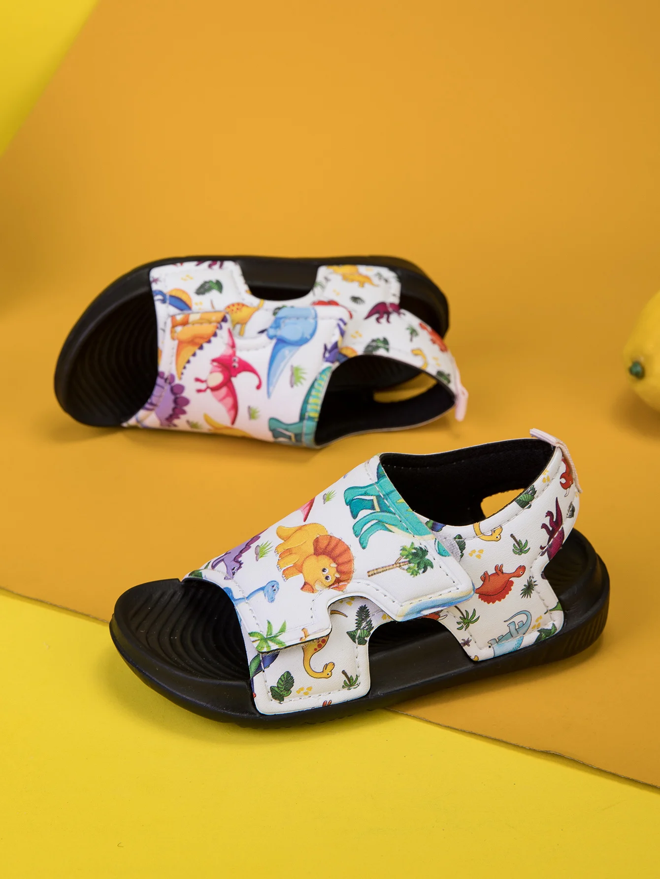 Summer fashion casual and comfortable outdoor sandals for boys and girls