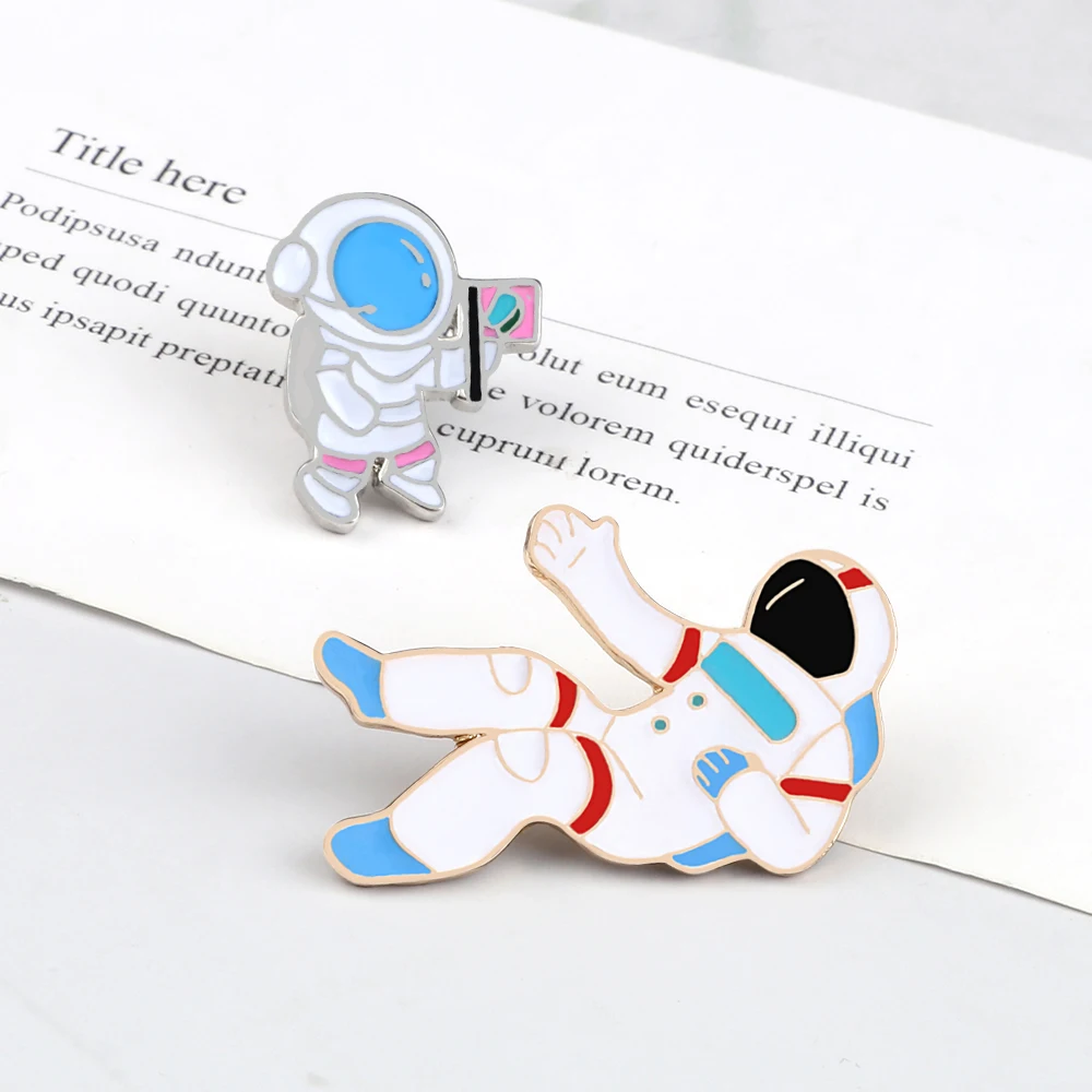 الخيال العلمي مروحة الكرتون دبابيس دبابيس لطيف روبوت رائد الفضاء مضحك الغريبة المينا دبوس الاطفال استكشاف الكون شارة تي شيرت قبعة حقيبة مجوهرات