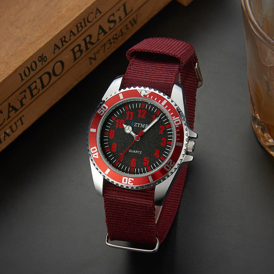 Fashionable and minimalist digital nylon strap men\'s watch trend, business gathering trend, men\'s quartz watch