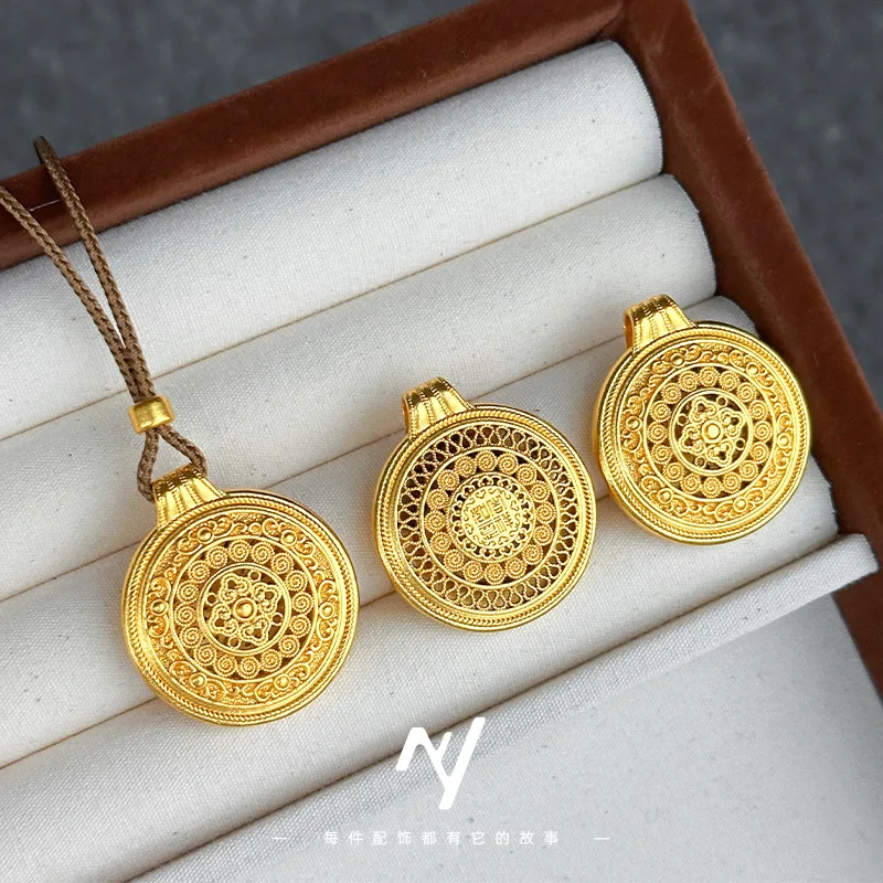 

9999 real glod Vietnamese sand gold hollowed-out Eight Treasures Compass Auspicious and happy pendant woven rope necklace