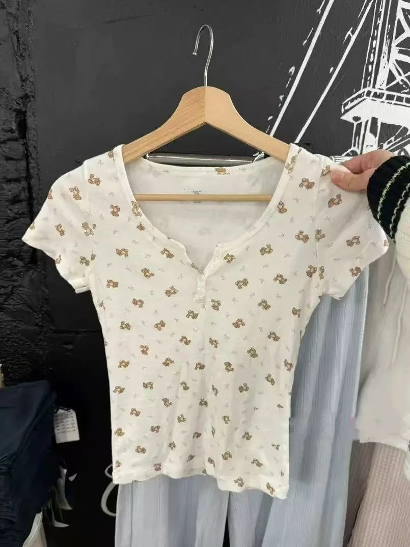 Camiseta con botones y estampado de lazo de osito para mujer, camisetas informales de algodón de manga corta con cuello redondo, camiseta Vintage dulce, Tops Y2k