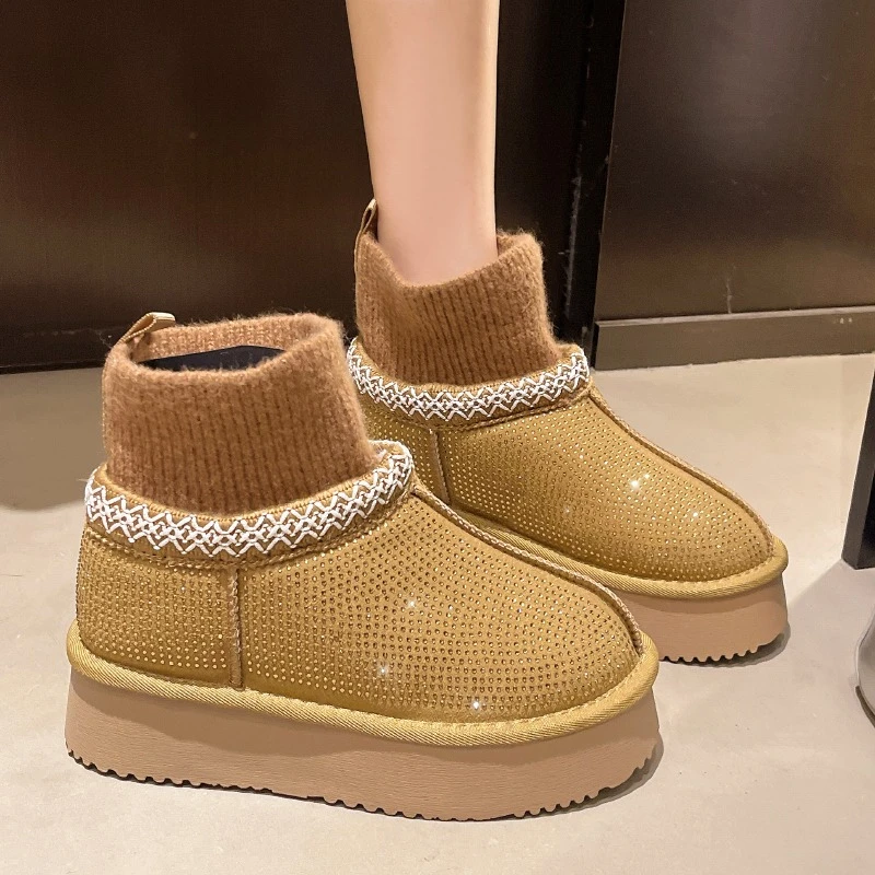 

Зимние плюшевые вязаные женские ботинки телесного цвета со стразами, новинка 2024, роскошные брендовые повседневные короткие плюшевые повседневные женские зимние ботинки на толстой подошве