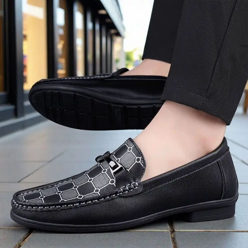 New four-season universal beanie men's shoes outdoor lazy people pedal men's daily casual leather shoes and driving shoes
