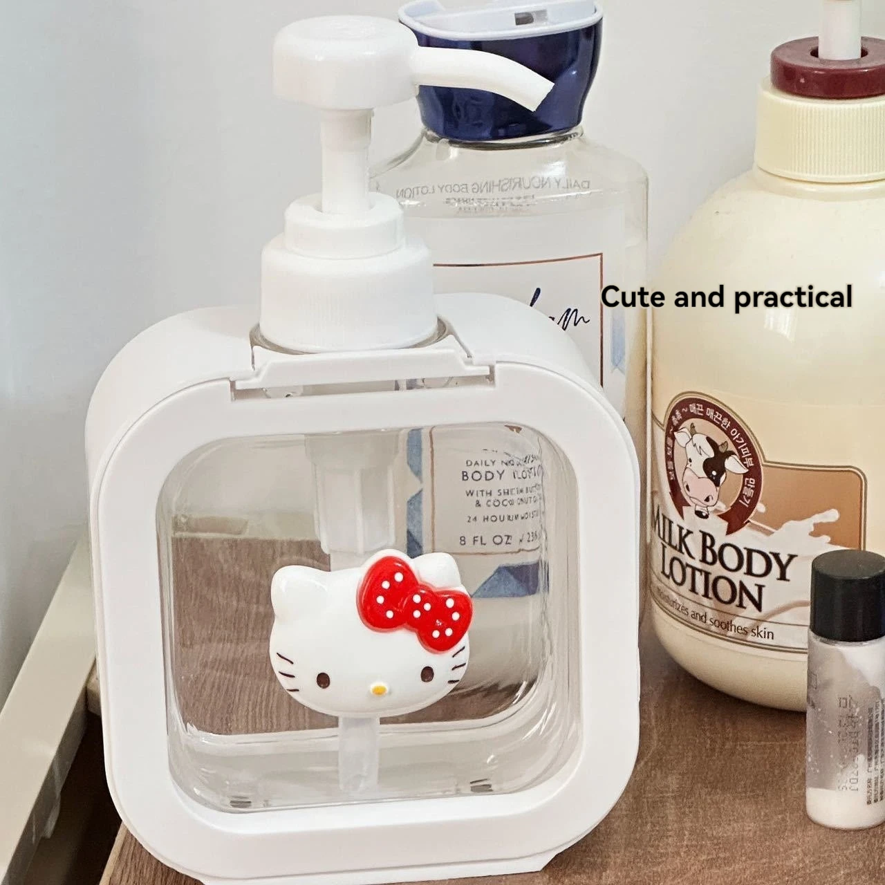 Hello Kitty 500ML Soap Dispenser Refillable Empty Shampoo Conditioner Container Bathroom Supplies Dispenser Pressing Bottle