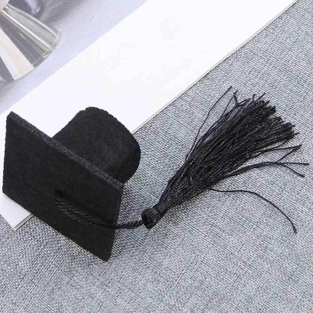 

24Pcs Mini Graduation Cap Tassels Bottle Toppers 2025 Grad Party Favors Black Mini Graduation Hat Bottle Toppers