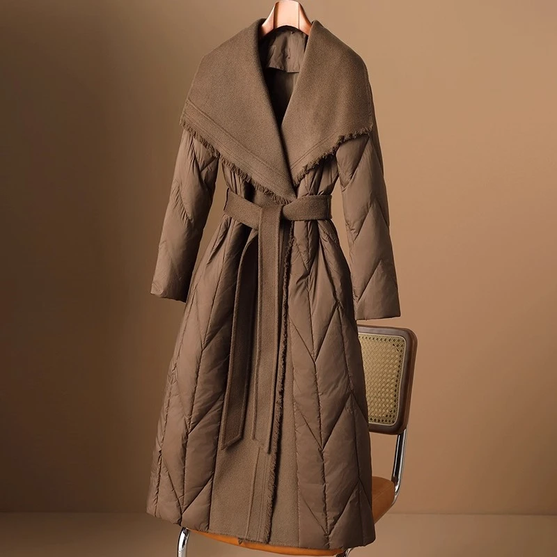 سيدة الموضة الأبيض بطة أسفل معطف الصوف المرقعة أسفل سترة للنساء 2025 الخريف الشتاء نمط جديد طويل ريشة سترة منفوخة #3