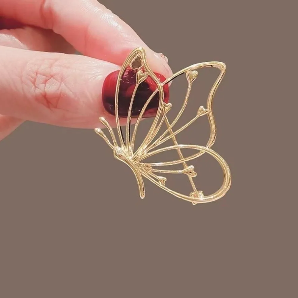 Clothes Accessories Hollow Butterfly Brooch Light Luxury Temperament Butterfly Lapel Pins Metal Badge Pin Clothes Decoration