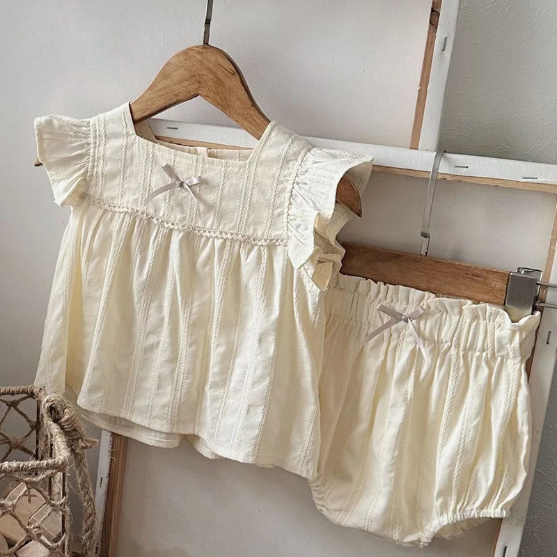 

2024 New Summer Toddler Baby Girl Clothes Suit Fly Sleeved Cotton Solid Color Shirt+PP Shorts Infant Baby Girls Clothing Set