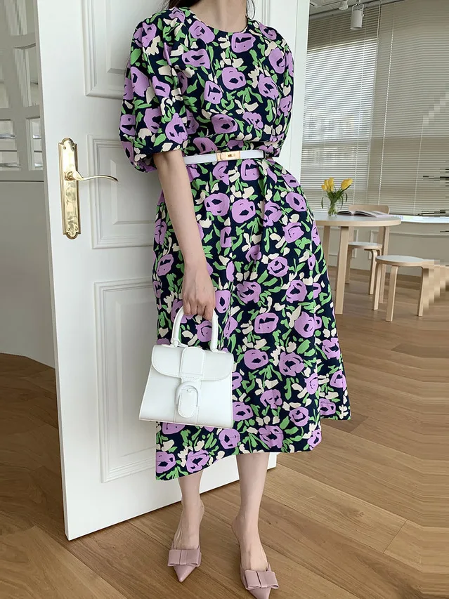 세련된 여름 꽃 프린트 느슨한 캐주얼 중간 길이 버블 슬리브 드레스 여성 라운드 넥 짧은 소매 통근 스타일 드레스